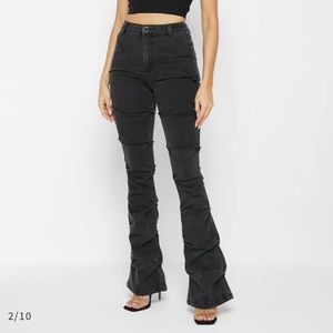 NWT🏷Tacked Denim Flared Jeans
Washed Black🐃